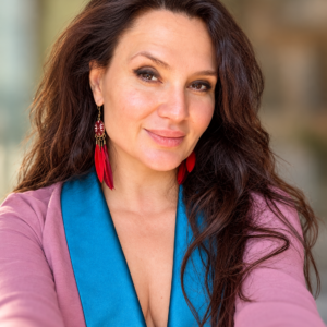 Dr. Cristina Toader — portret natural pentru Divine Words From God